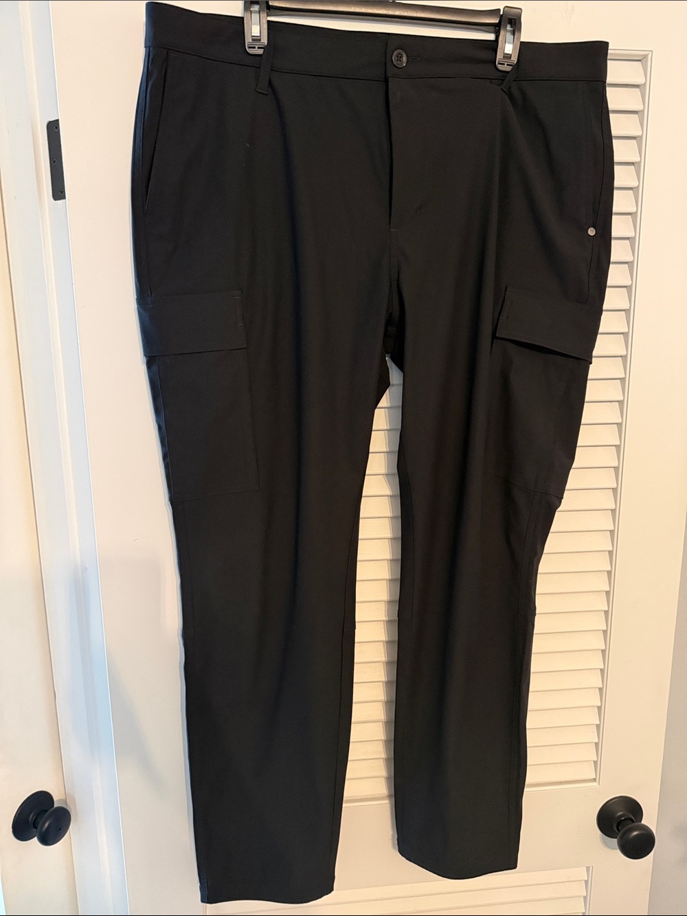 Vuori Black Cargo Pants with Side Flap Pockets